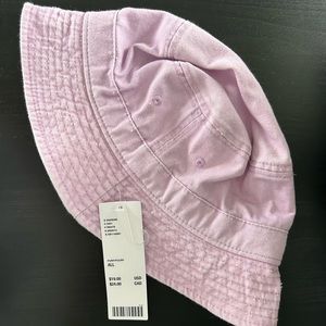 URBAN OUTFITTERS - NWT Bucket Hat